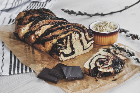 Chocolate-walnut babka