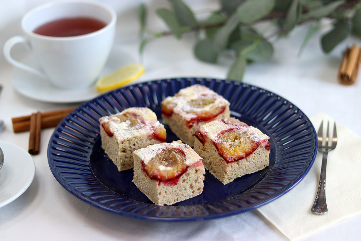 Reversed plum pie