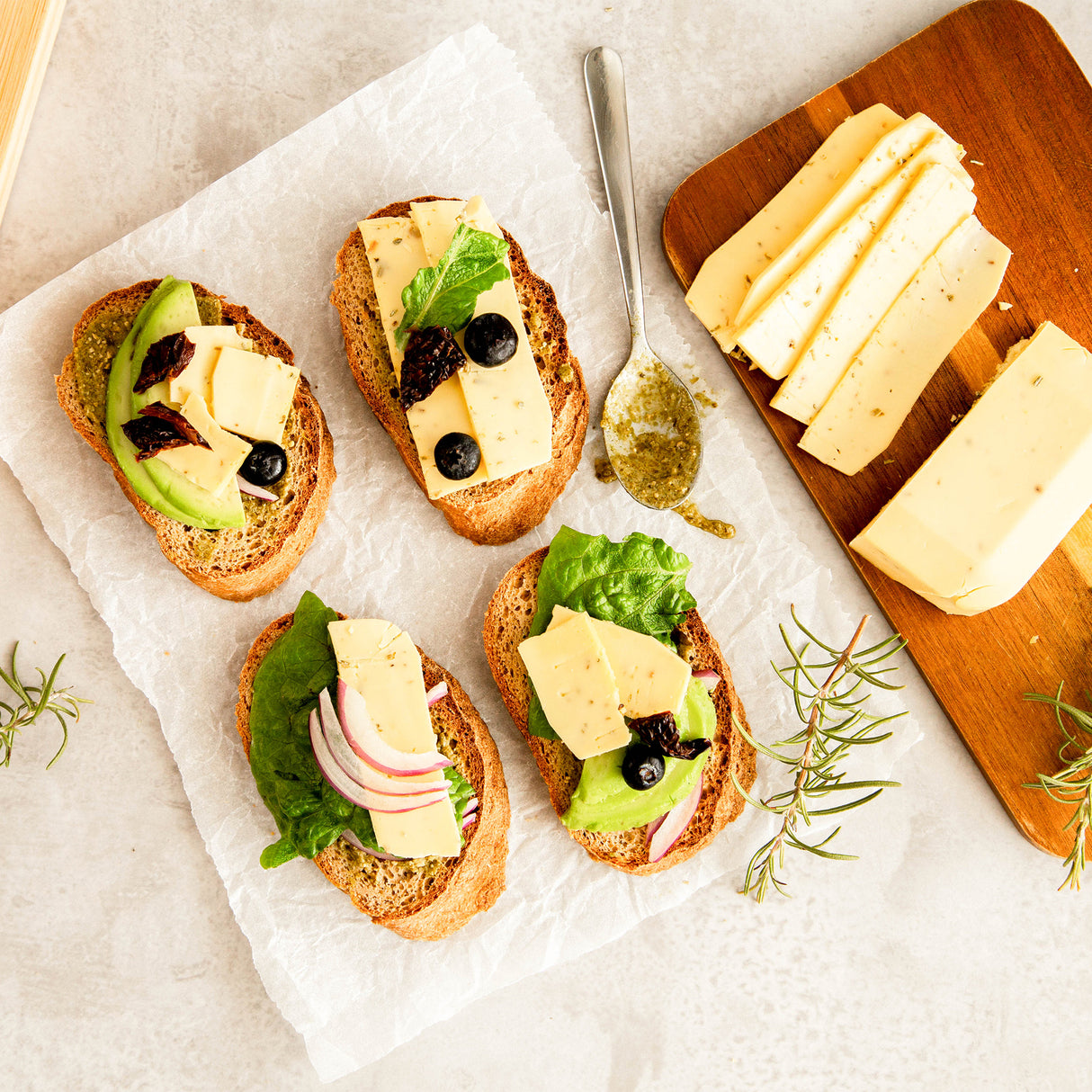 Mistura vegetal com sabor Oosty Gouda 332g (Para preparar 1kg de bloco vegetal)